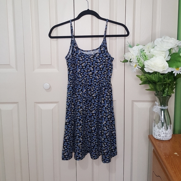 Forever 21 floral dress - Picture 2 of 2